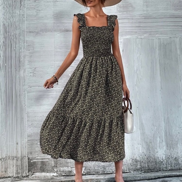 Beautiful womens L DRESS - Picture 3 of 3